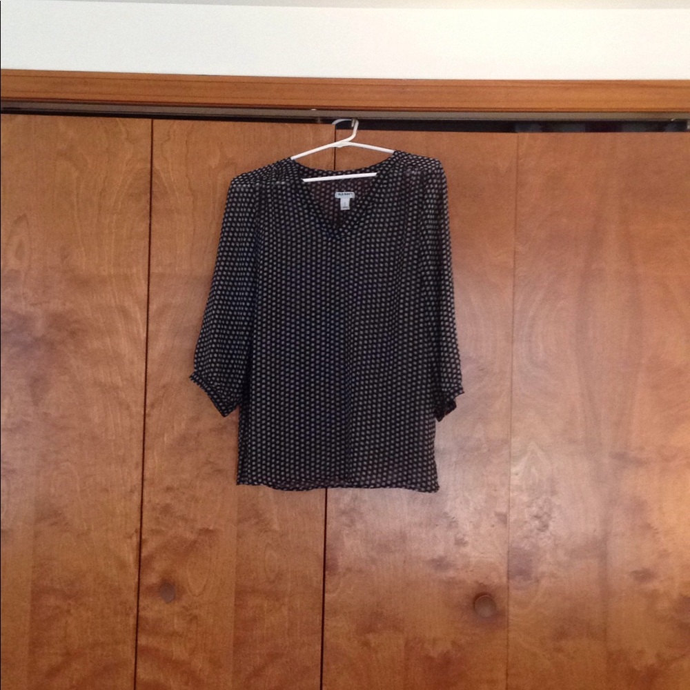 Black and white sheer shirt with 3/4 sleeves